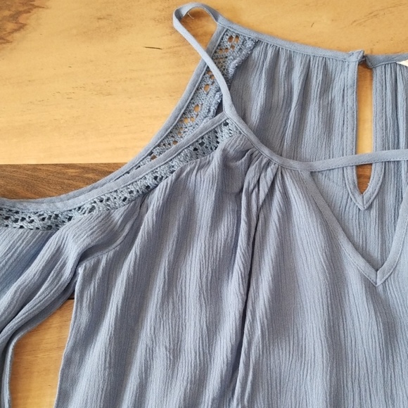 Cold shoulder top - Picture 2 of 8
